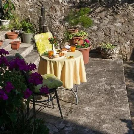 Jeanny - One Bedroom With Terrace Apartman
