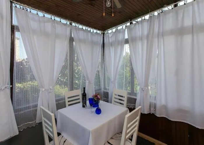 Jeanny - One Bedroom With Terrace *