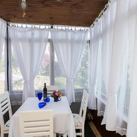 Apartment Jeanny - One Bedroom With Terrace