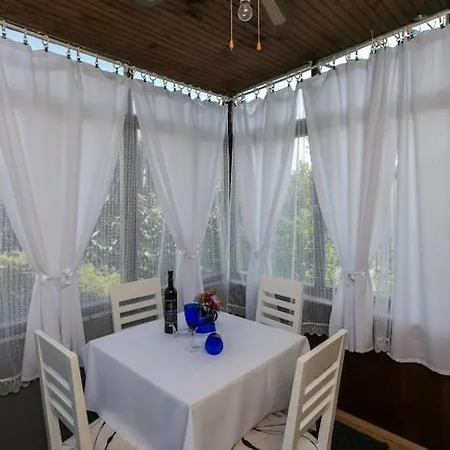 Jeanny - One Bedroom With Terrace *